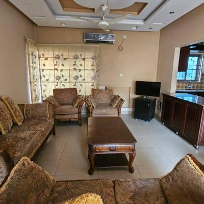 1 kanal Upper Portion For Rent Fully Furnished in DHA Phase 4, Lahore